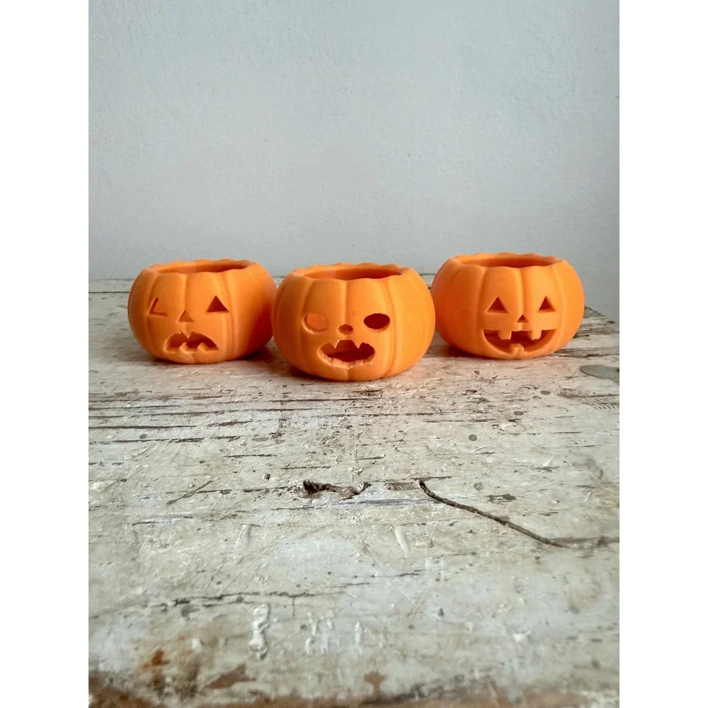Halloween Miniature 5 Skulls and 3 Jack-O-Lantern Pumpkin Buckets Set Orange Tan - Picture 4 of 6